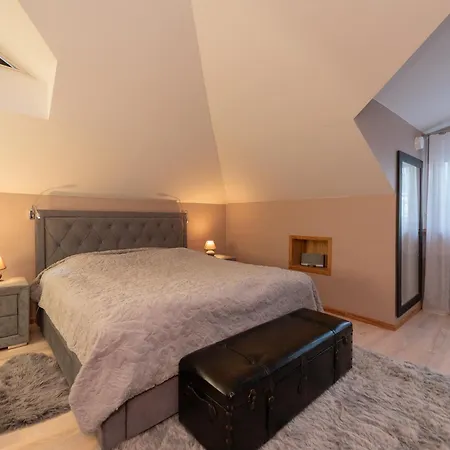 Townhouse In *